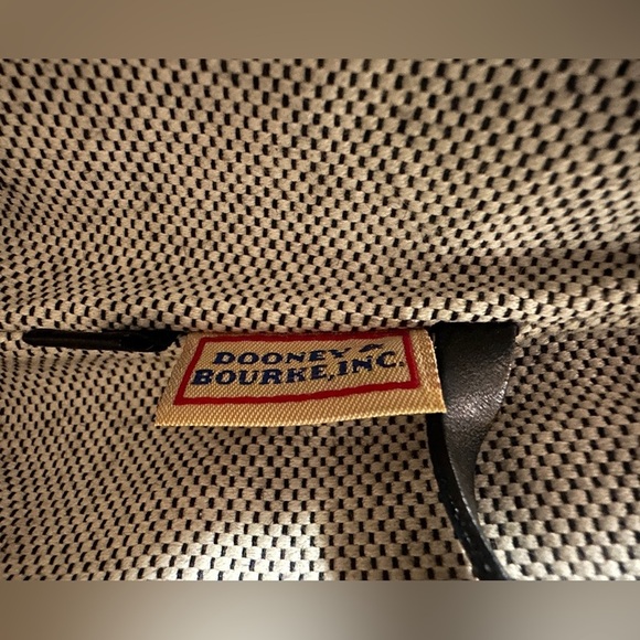 Dooney & Burke Small Gray & Black Signature Logo Handbag 8.5”x3”x5” - Picture 9 of 15